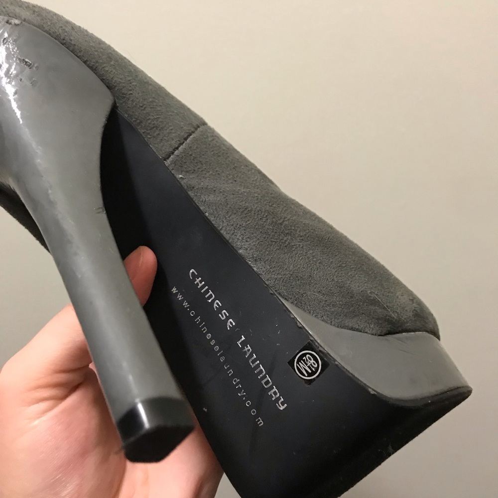 Gray Platforms- 8.5 - Picture 3 of 4